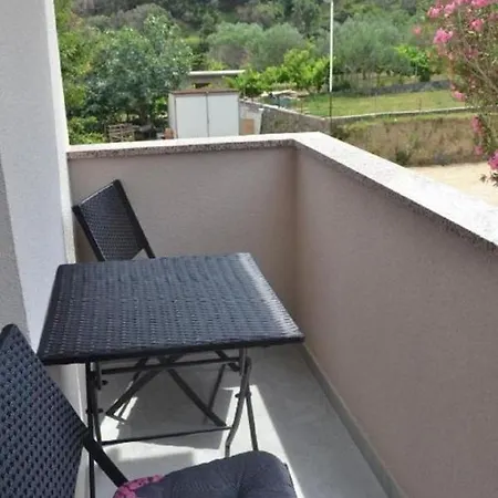 Apt & Mario - 150m From Sea 2*