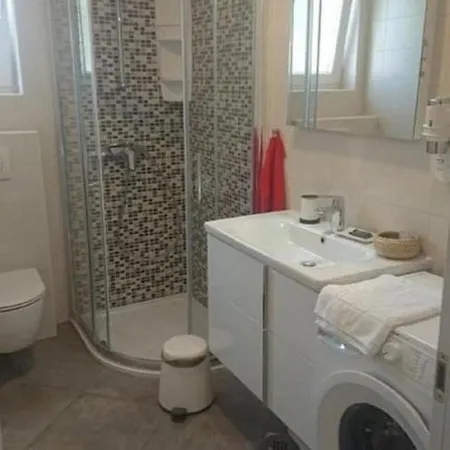 Apt & Mario - 150m From Sea 2*