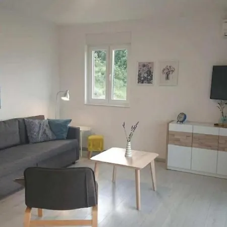 Apt & Mario - 150m From Sea Vendégház
